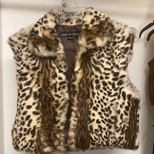 Cropped fur vest
